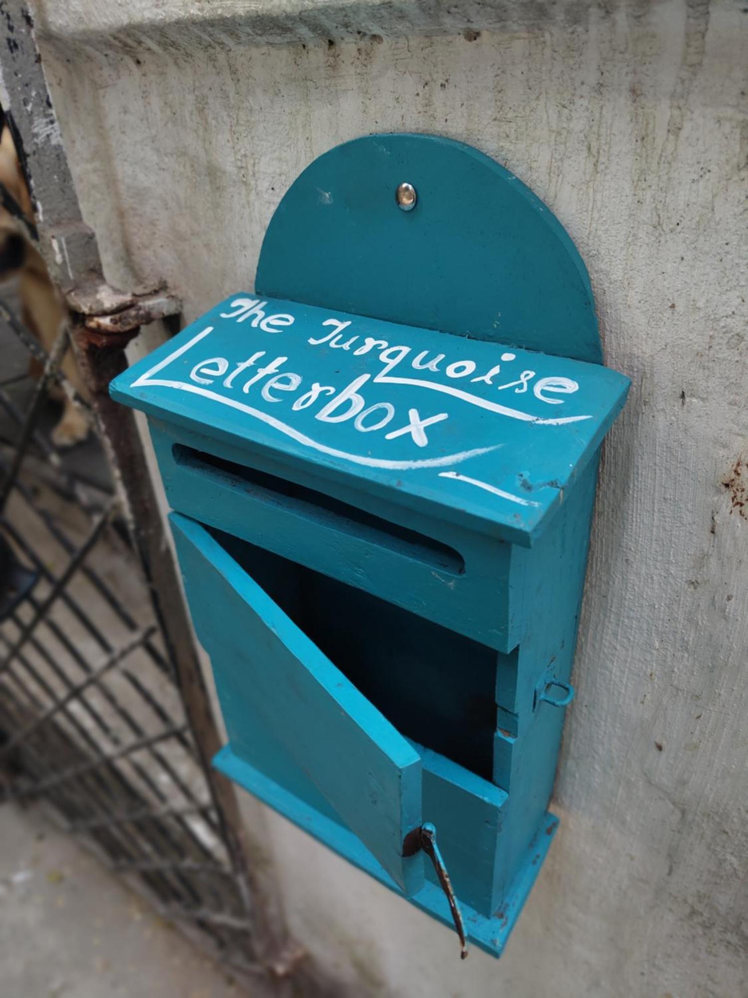 The Turquoise Letterbox - Twin At Central コルカタ エクステリア 写真